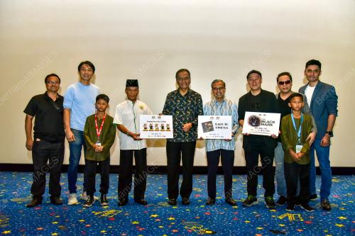 DATUK SERI DR DZULKEFLY AHMAD