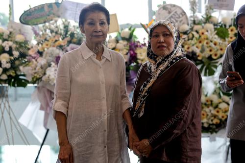 TUN DR LING DIBERI PENGHORMATAN TERAKHIR
