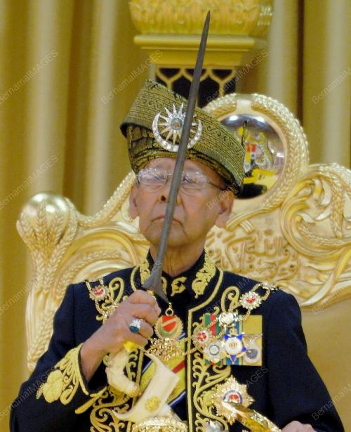 KL69_11042012_AGONG