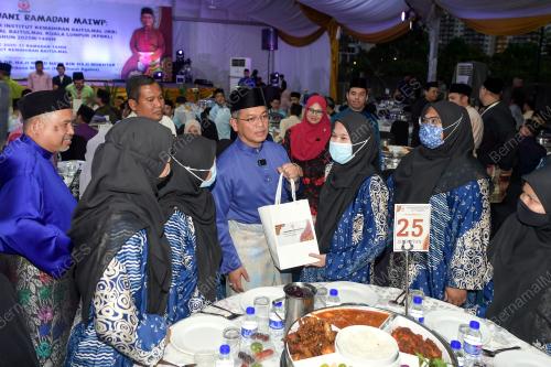 DATUK DR MOHD NA'IM MOKHTAR