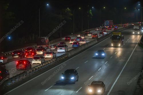 TINJAUAN ALIRAN TRAFIK LEBUHRAYA KARAK