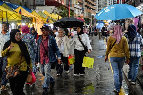 TINJAUAN CUACA HUJAN IBU KOTA