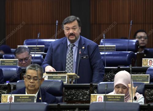 DATUK SERI AMIR HAMZAH AZIZAN