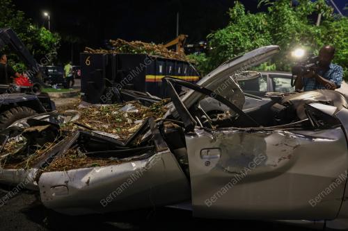 DUA LELAKI MAUT DIHEMPAP POKOK TUMBANG DI AMPANG
