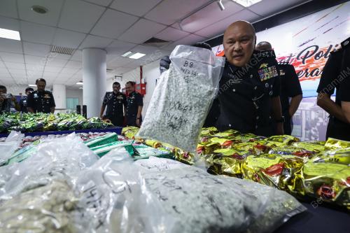DATUK SERI MOHD KAMARUDIN MD DIN