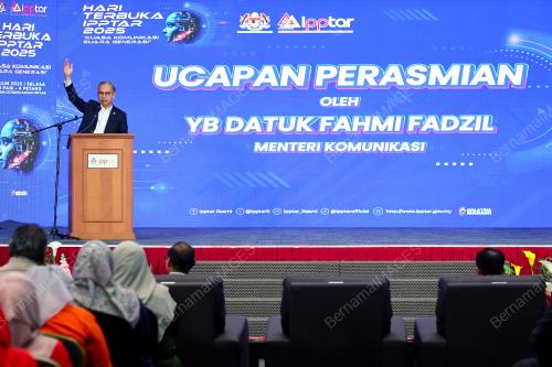 DATUK FAHMI FADZIL