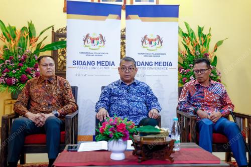 DATUK WIRA ROSLAN TAN SRI ABDUL RAHMAN