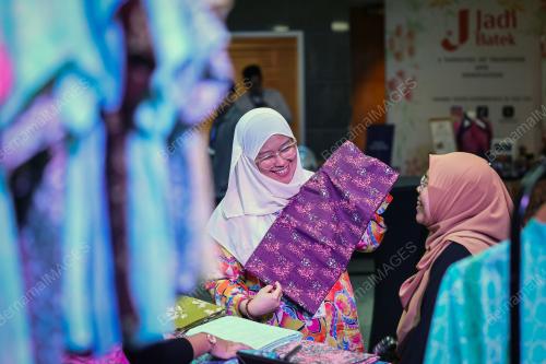 BATIK LESTARI