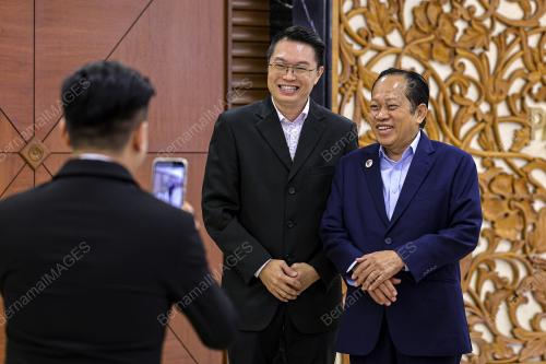 DATUK SERI AHMAD MASLAN