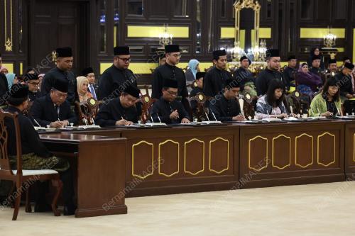AL-SULTAN ABDULLAH RI'AYATUDDIN AL-MUSTAFA BILLAH SHAH