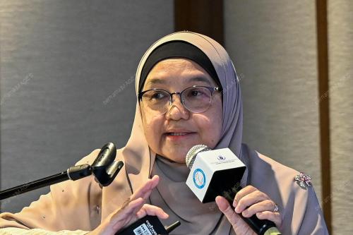 DATUK DR NOR FARIZA NGAH