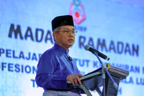 DATUK DR MOHD NA'IM MOKHTAR