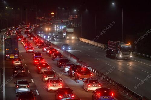 TINJAUAN ALIRAN TRAFIK LEBUHRAYA KARAK