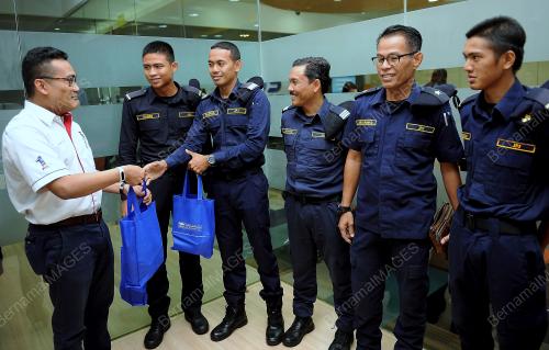 KL70_16062017_TBS