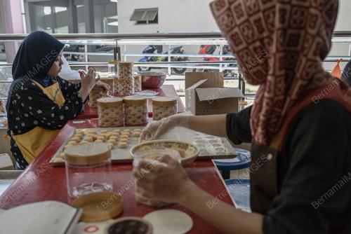 PERSIAPAN BISKUT RAYA