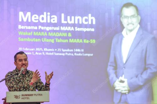DATUK DR ASYRAF WAJDI DUSUKI