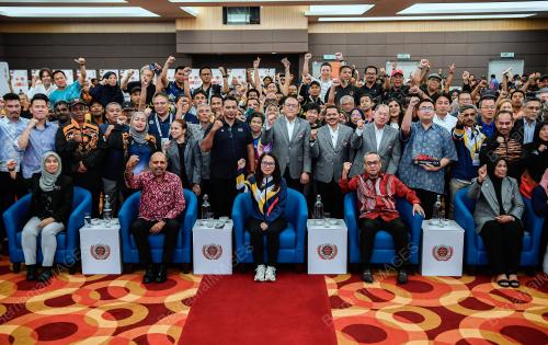 HANNAH YEOH