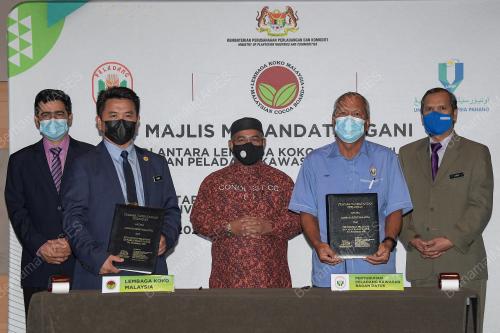 DATUK DR MOHD KHAIRUDDIN AMAN RAZALI