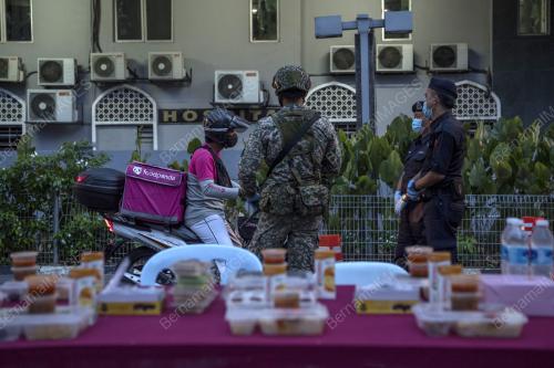 BERBUKA PUASA