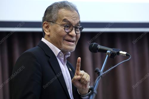 DATUK SERI DR DZULKEFLY AHMAD