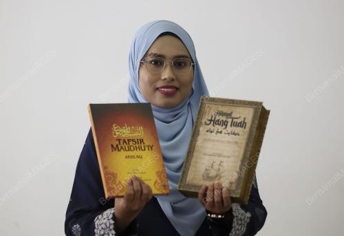 TAFSIR MAUDHU'IY DAN HIKAYAT HANG TUAH