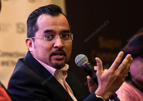 DATUK DR ASYRAF WAJDI DUSUKI