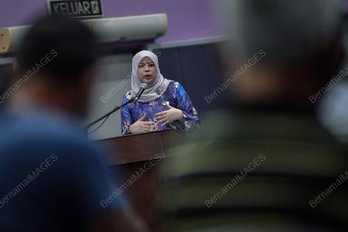 DATUK SERI RINA HARUN