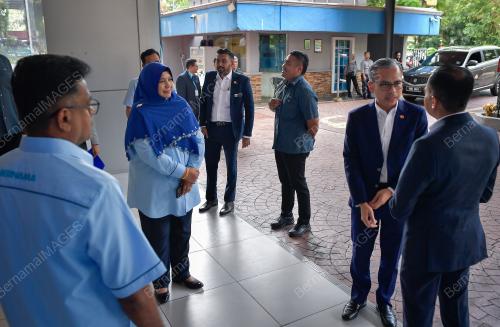 DATUK FAHMI FADZIL