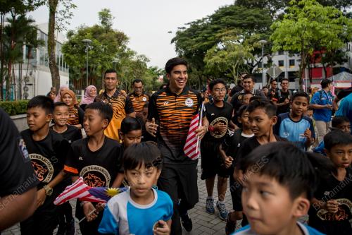 KL71_08082018_MSN_BN201808075187