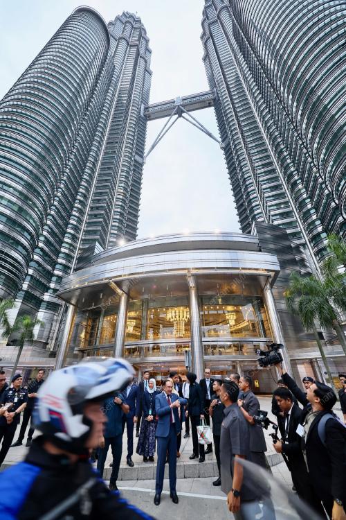 DATUK SERI ANWAR IBRAHIM
