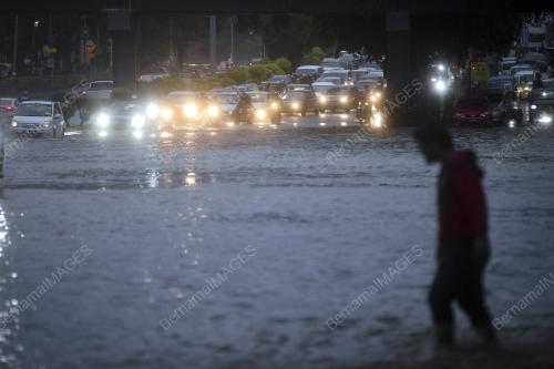 TINJAUAN BANJIR KILAT DI IBU KOTA