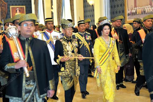 KL71_11042012_AGONG