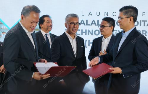 DATUK SERI TENGKU ZAFRUL ABDUL AZIZ
