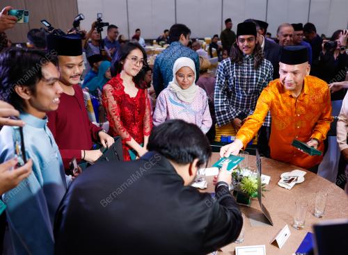 DATUK ARMIZAN MOHD ALI