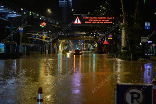 TINJAUAN BANJIR SEKITAR IBU KOTA