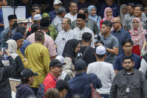 DATUK SERI WAN ROSDY WAN ISMAIL