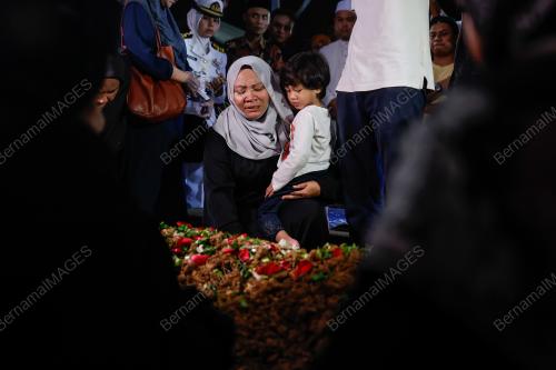 ALLAHYARHAM LT KDR WAN REZAUDEEN KAMAL WAN ZAINAL ABIDIN