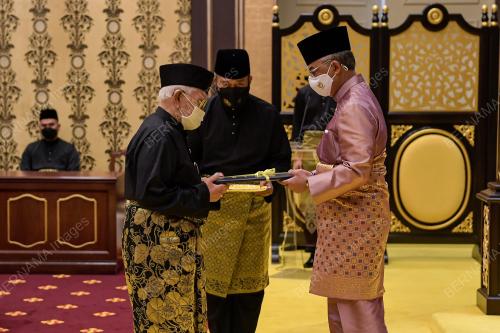 AL-SULTAN ABDULLAH RI'AYATUDDIN AL-MUSTAFA BILLAH SHAH