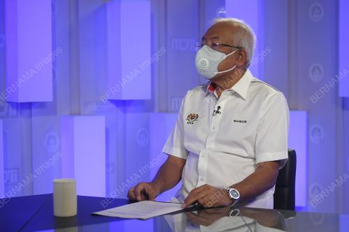 DATUK SERI MAHDZIR KHALID