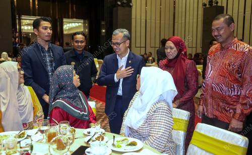 FAHMI FADZIL