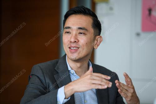 DR AARON SUM WEI WERN