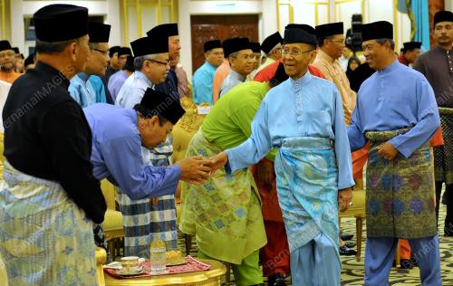KL72_06062013_AGONG