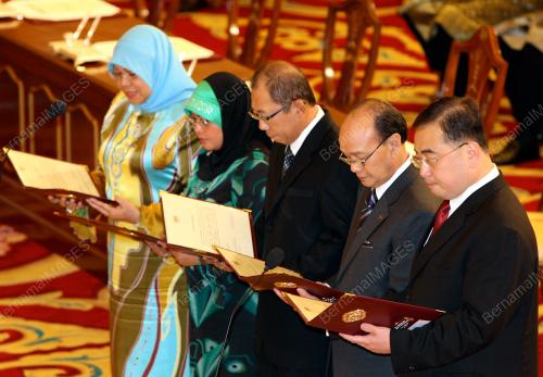 ANGKAT SUMPAH TIMBALAN MENTERI