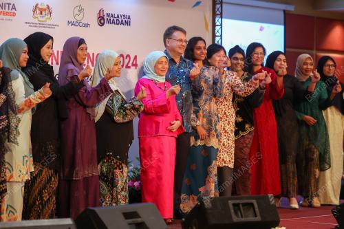 DATUK SERI NANCY SHUKRI