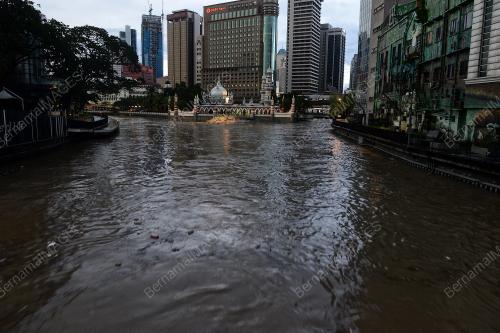 SUNGAI KLANG DINAIKI AIR