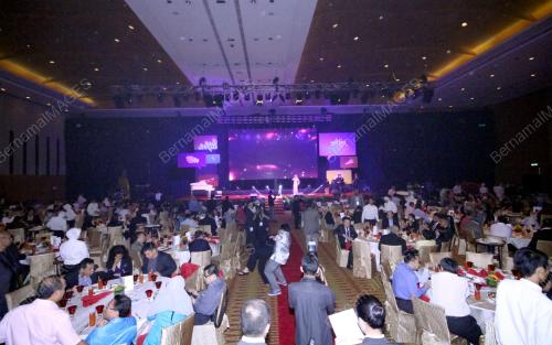 KL72_18914_KL_CONVERGE_19092014