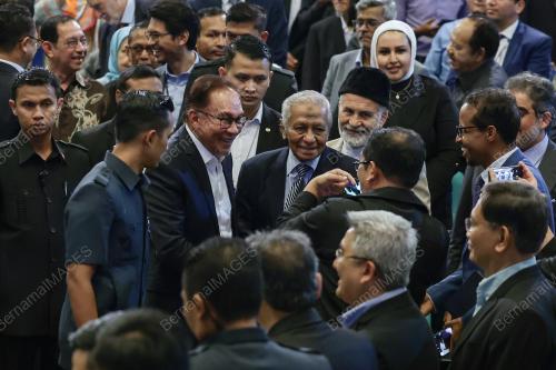 DATUK SERI ANWAR IBRAHIM