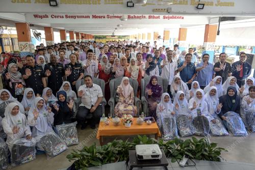 DATUK SERI DR WAN AZIZAH WAN ISMAIL