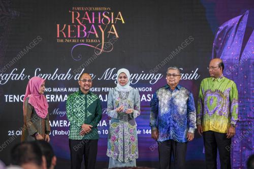 PAMERAN RAHSIA KEBAYA