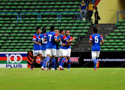 KL72_28042012_BOLA4